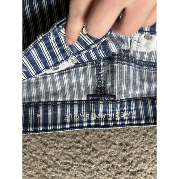 American Eagle Outfitters Shorts Women Navy Pinstripe Stretch Pockets Flat Front - Picture 4 of 4